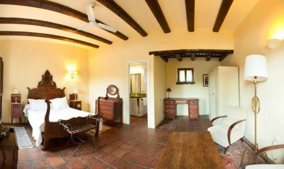 Hostal La Riera Torroella de Montgrí Exteriör bild
