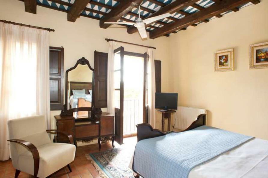 Hostal La Riera Torroella de Montgrí Exteriör bild