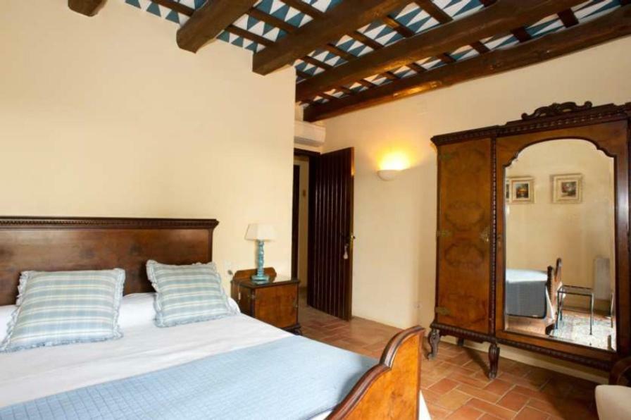 Hostal La Riera Torroella de Montgrí Exteriör bild